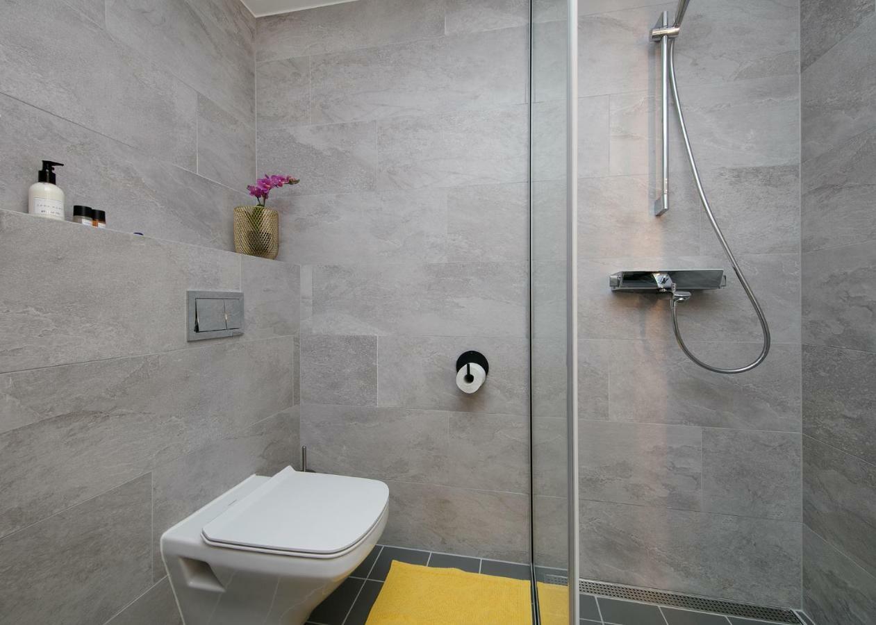 Tp City Apartment - City Center Tallinn Bagian luar foto